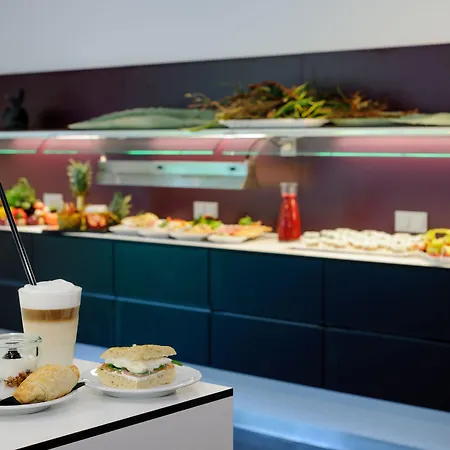 Congress Mercure An Der Messe 4*