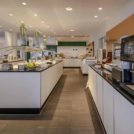 Congress Mercure An Der Messe Hotel