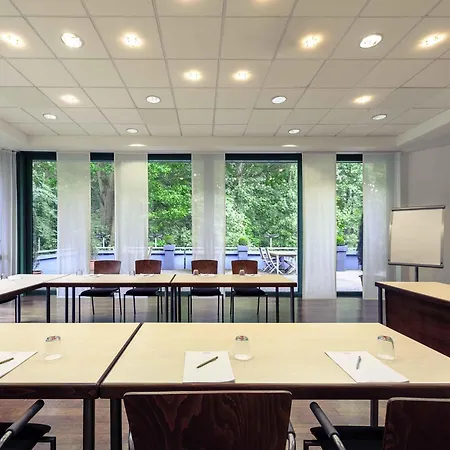 Congress Mercure An Der Messe Hotel 4*