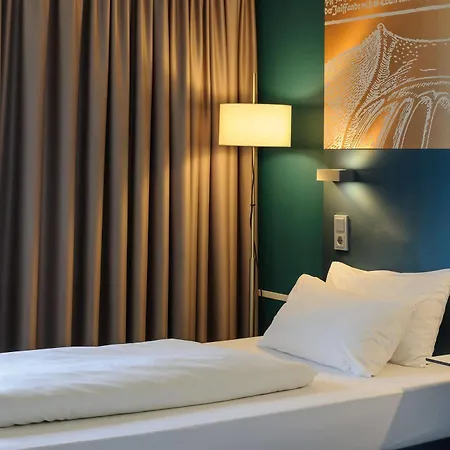 Congress Mercure An Der Messe Hotel 4*